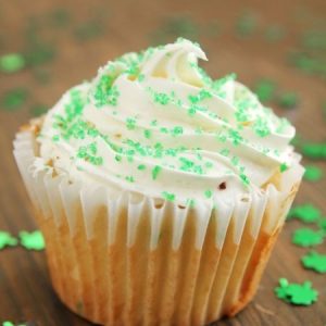 easy yummy vanilla cupcakes, cupcake recipe