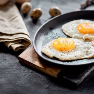 eggs, protein, vitamins, minerals, heart health, brain function, weight loss, healthy diet, choline, selenium, vitamin D, vitamin B12, neurotransmitter, nutritious food.